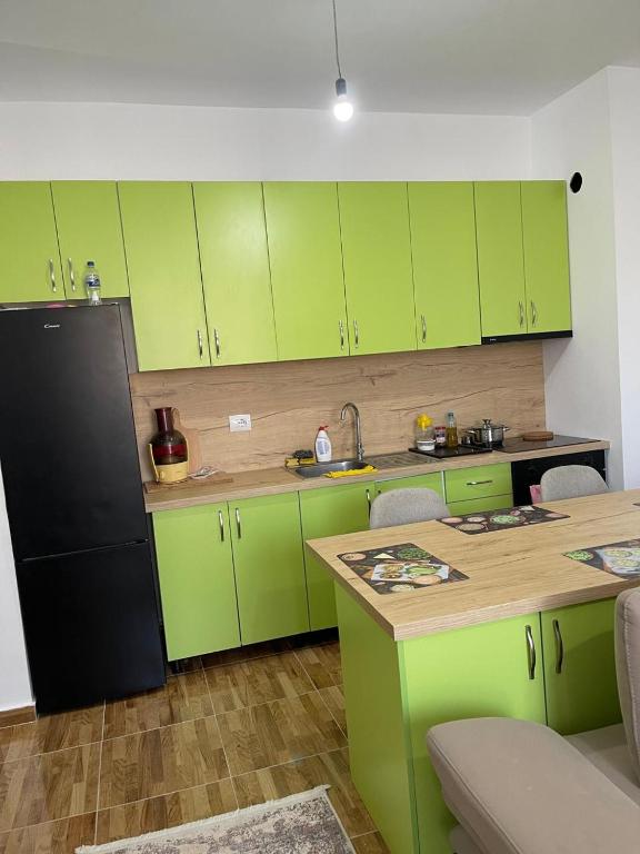 Apartment in the center of the city 6 minutes walk from the Beach, Himarë