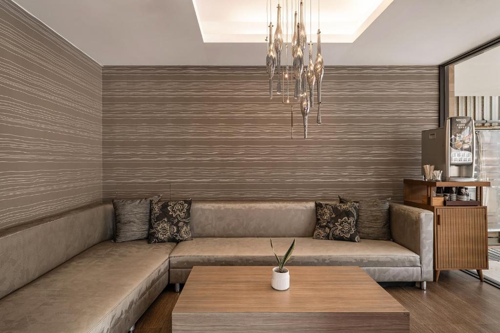 河堤時尚旅店 - 恆春館 (The Riverside Hotel Hengchun)