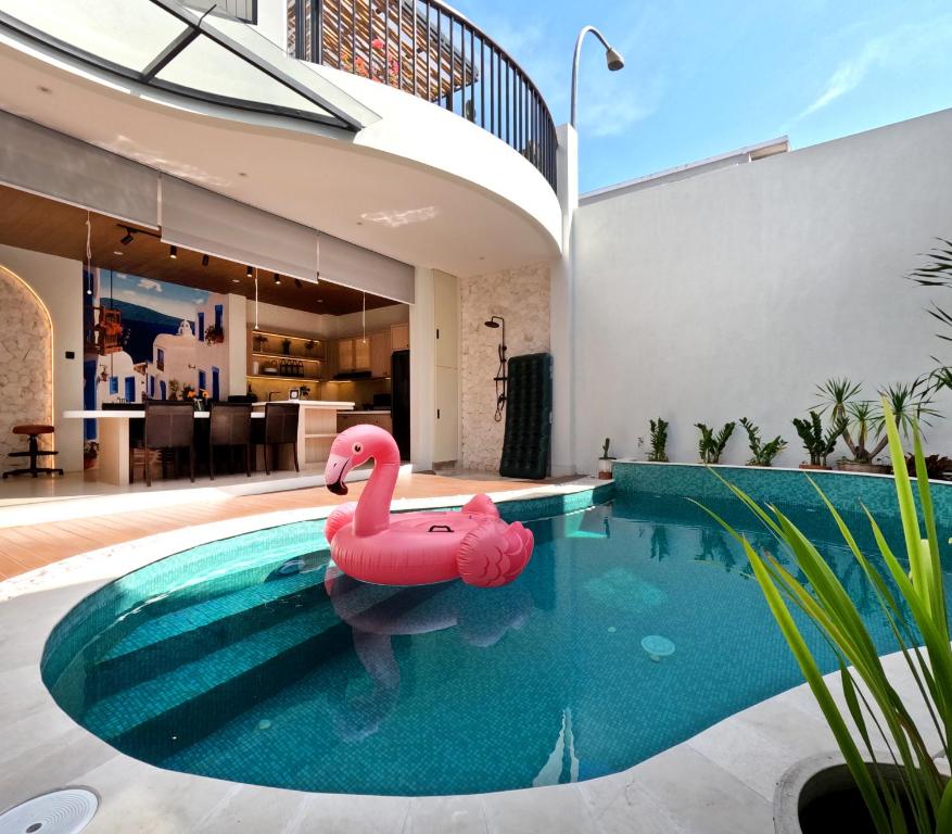 Casa de Jingga &#8211; KBP with Aesthetic Pool, Fun for Family &#038; Friends, Near Whoosh High Speed Train
