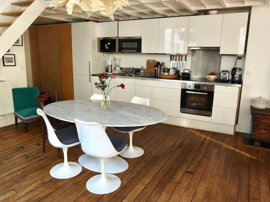 Loft style condo 4 people in central and trendy Paris - 4