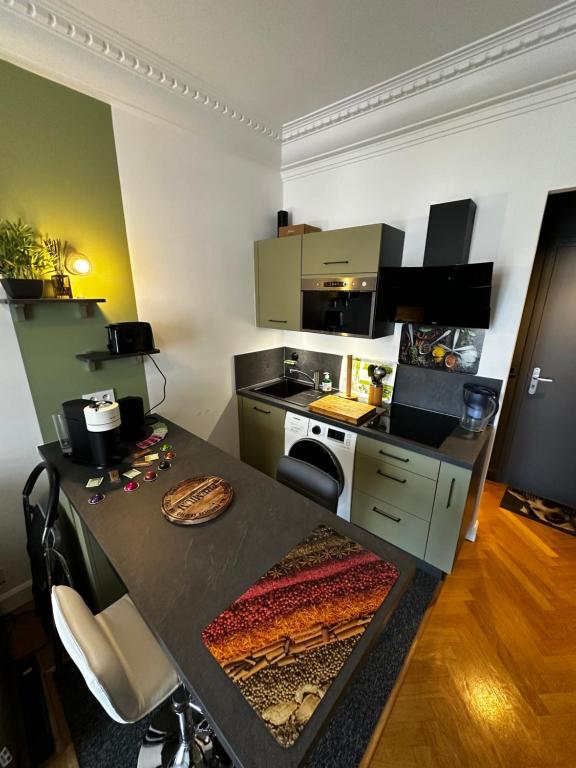 STUDIO NEUF ET PROCHE DES PLAGES DE JUAN LES PINS - 1