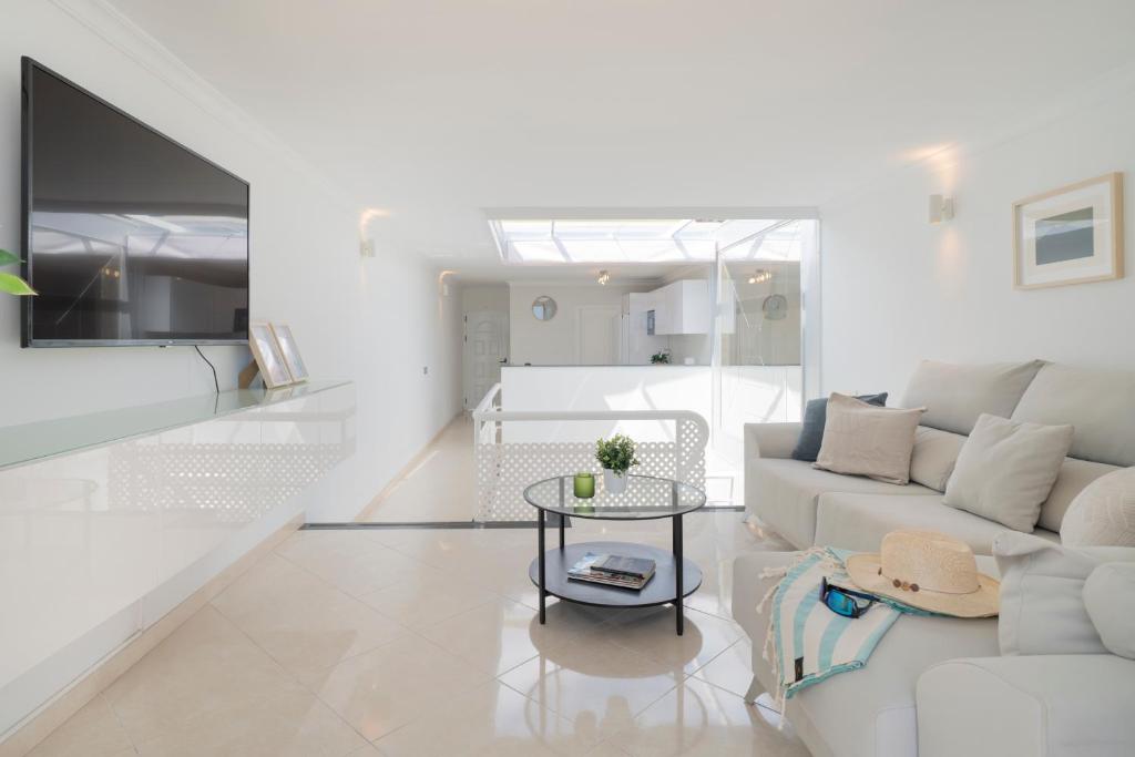 Splendor, piscina, junto a la playa, terraza privada con vistas al mar y preciosos atardecer - 4
