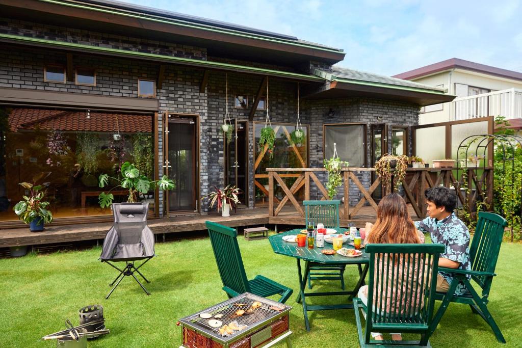 Malama Monstera 一棟貸し別荘 (Malama Monstera: 6 Guests, BBQ, Pet-Friendly, Beach, Golf, Lawn Garden, Houseplants, Relaxation)