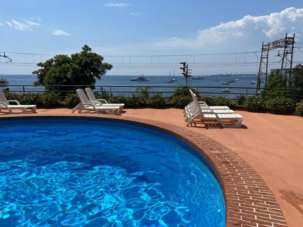 Taormina pool seaview, Taormina