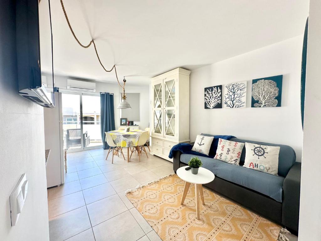 Surfer's view Pool AC WIFI DeskTerrace and Parking, Corralejo