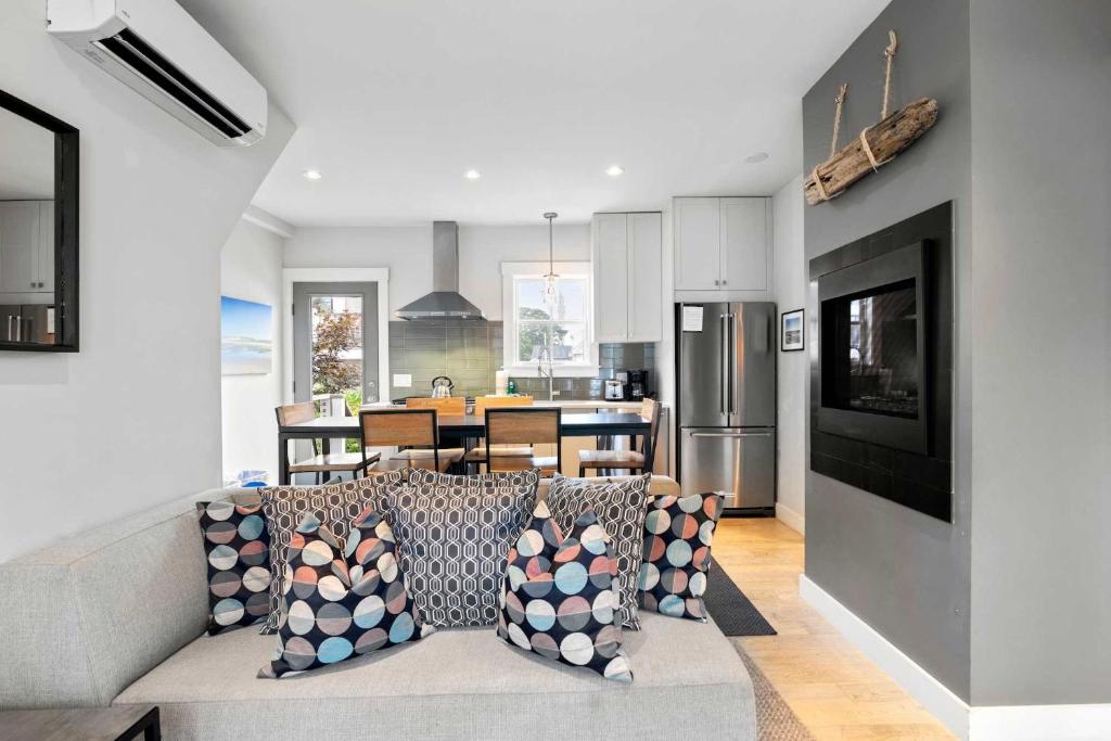 Modern, Private Patio, Walk to Town!, Provincetown