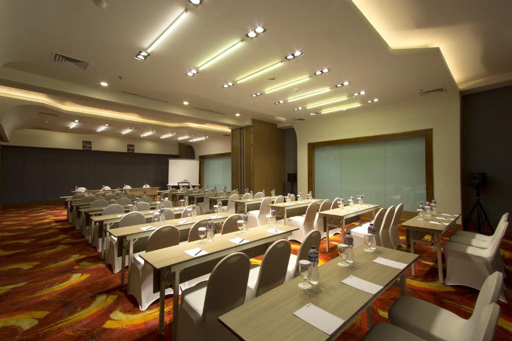 Highly rated by business travelers
