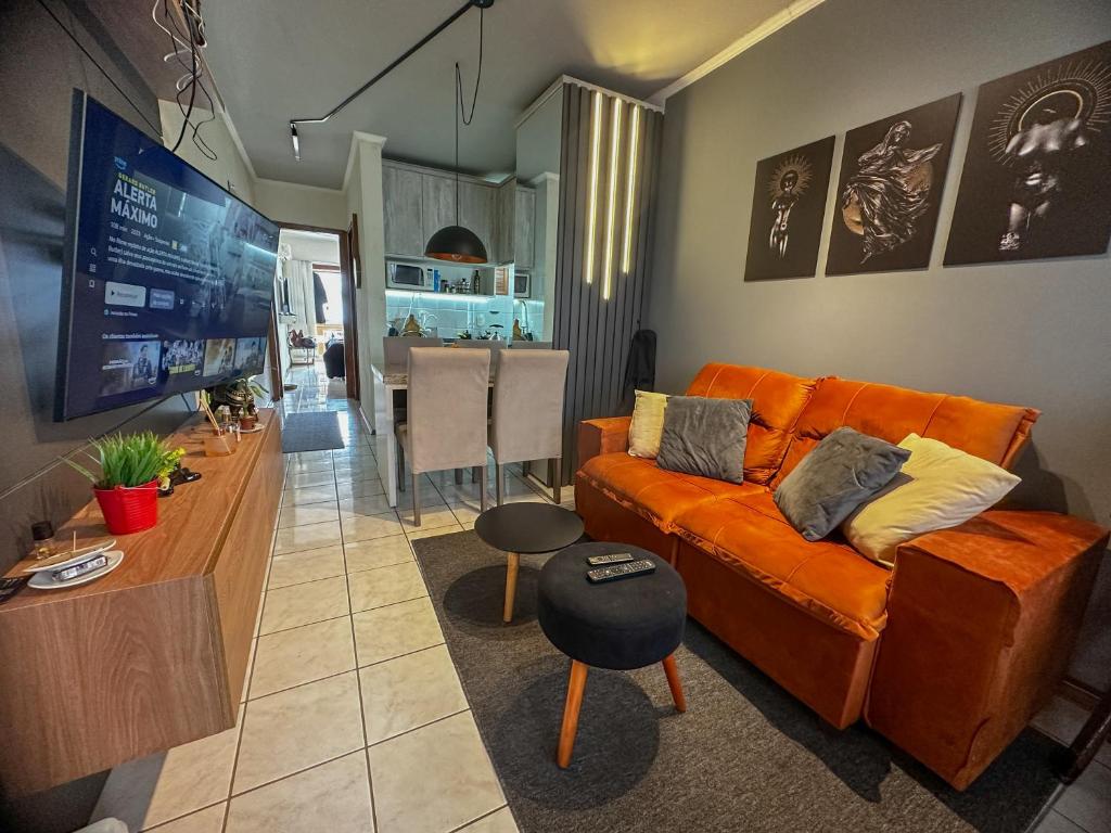 Apartamento de frente com sacada no centro de Capão da Canoa, Capão da Canoa