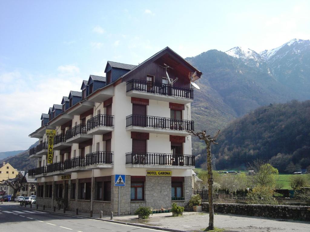 Hotel Garona — Hotel in Les