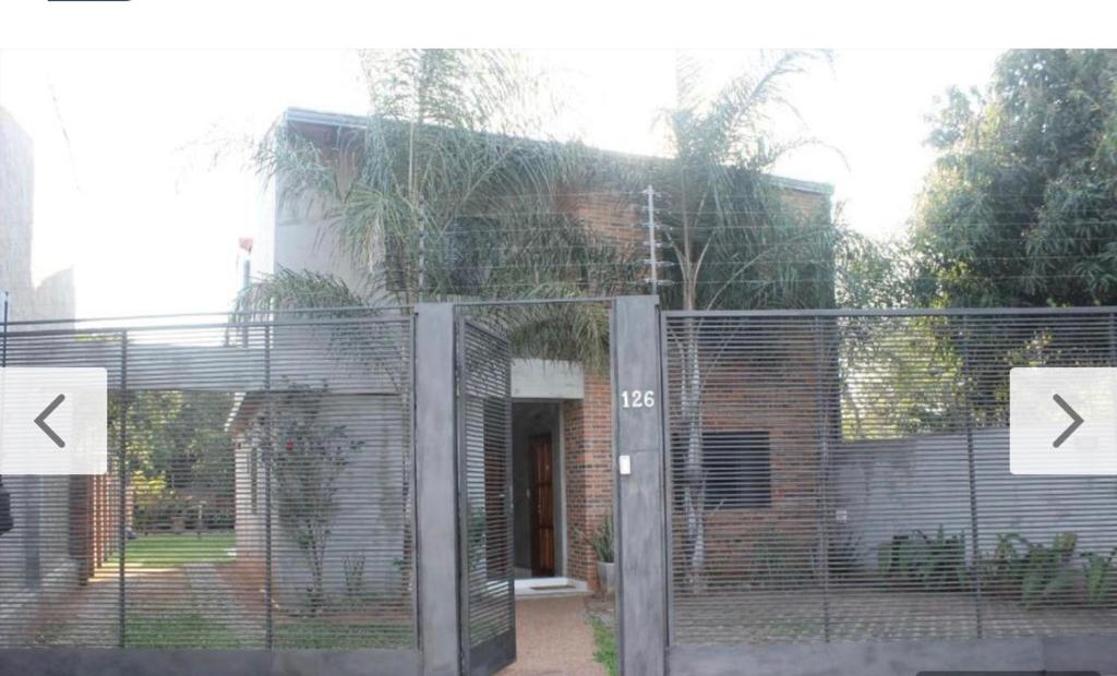 Dos ambientes para tres personas, Luque