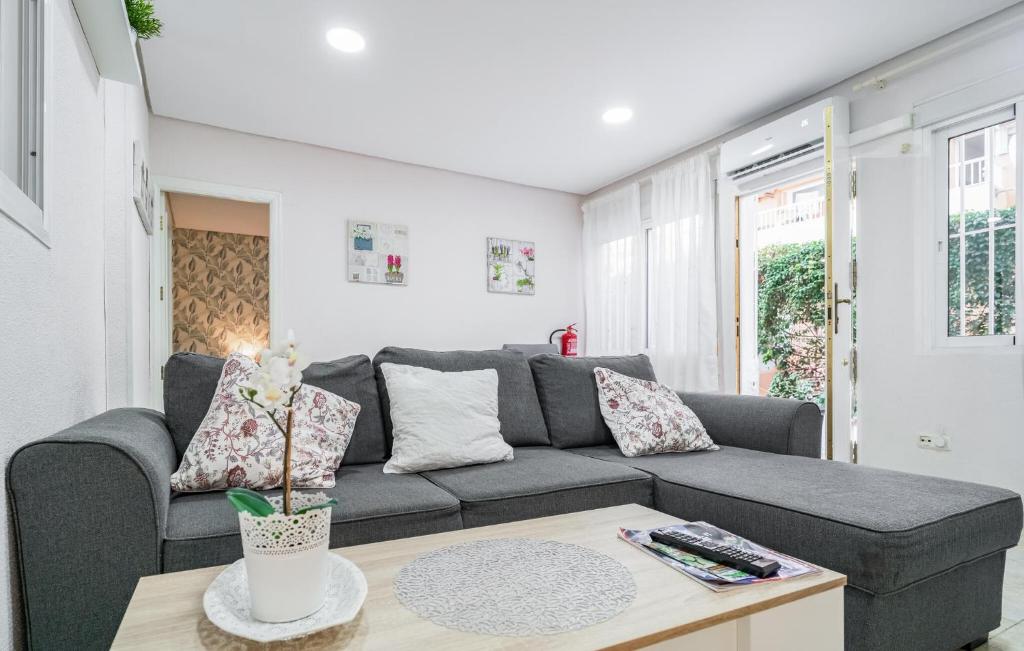 Beautiful Apartment In Fuengirola With Wifi - 2