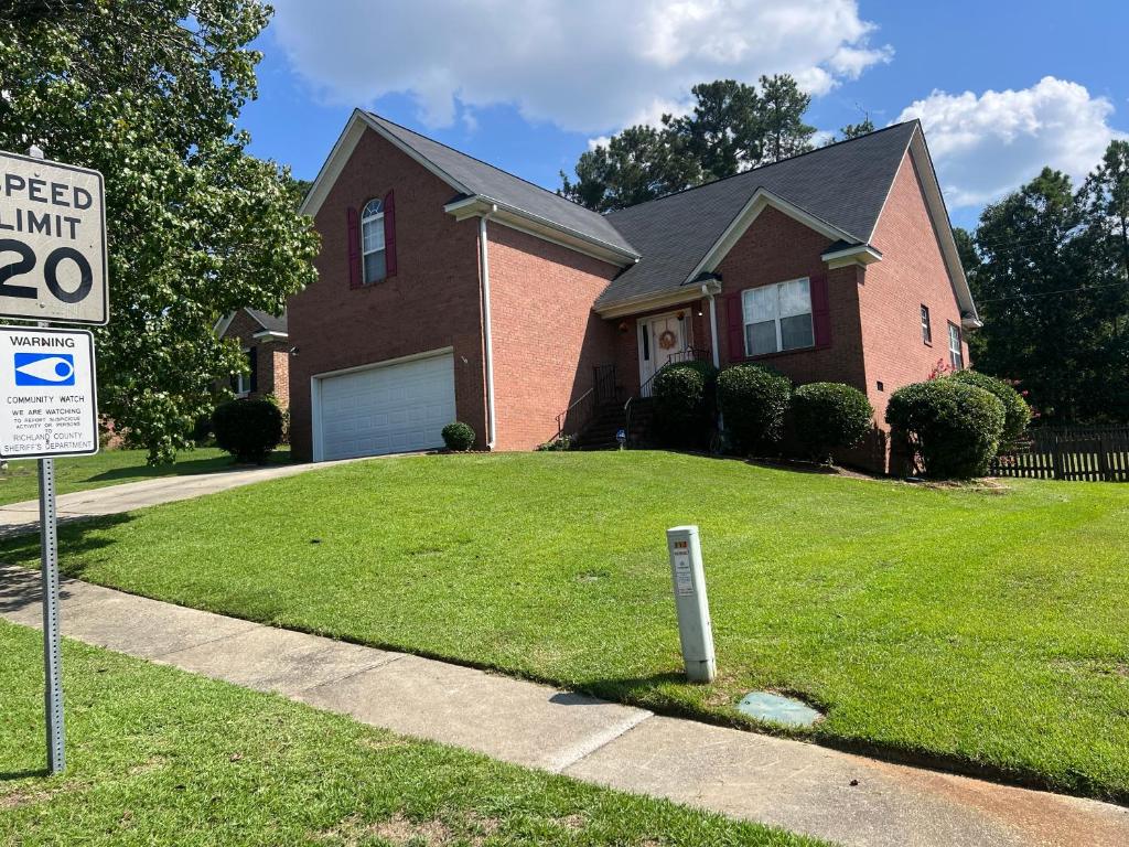 House on the Hill, Columbia