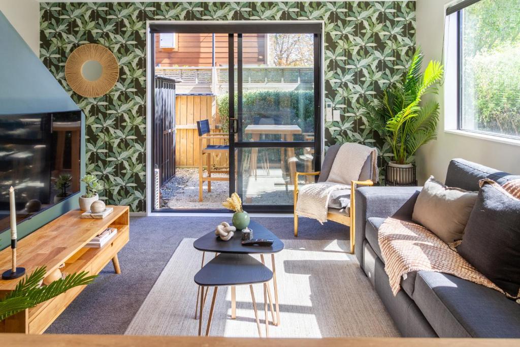 Latimer Square Luxe: 1BR w/ Sofa Bed, Christchurch