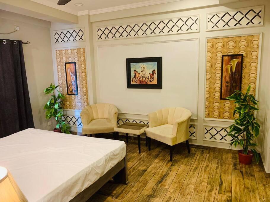 Luxury condo in bahria town phase 1 ideal location, Rávalpindí