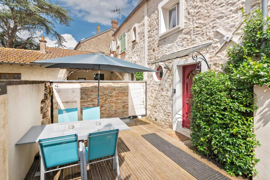 Gîte du Clocher - Appt 6p avec terrasse, Moissy-Cramayel