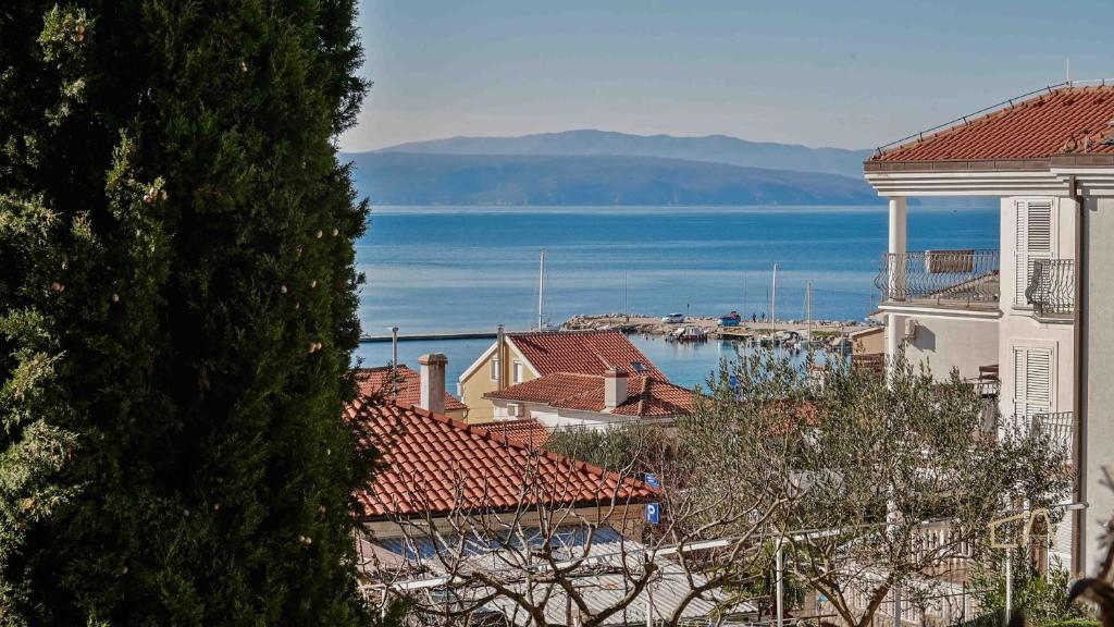 Apartment Maris with sea view, Malinska