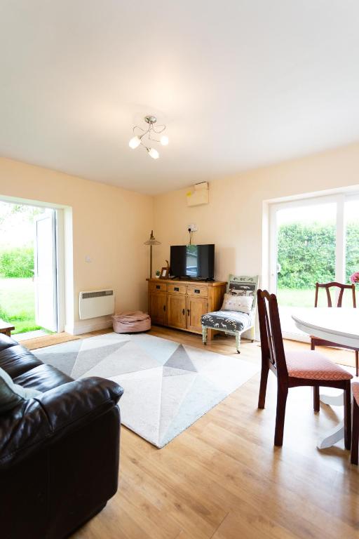 Cottage at Tractors and Cream, Othery