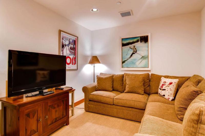 Meadows Townhome A5 by East West Hospitality, Beaver Creek