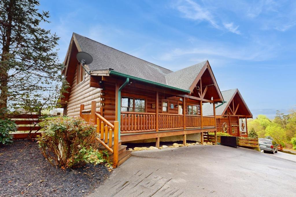 Towering Oaks, Sevierville