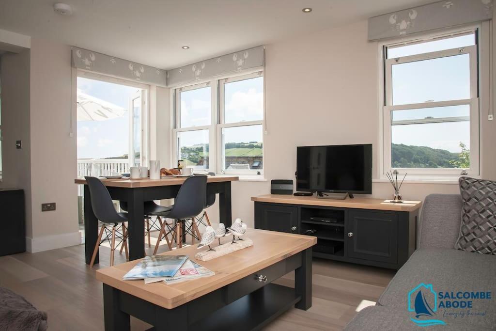 Beach View - Stylish Stay, Estuary Views & Luxury Spa Access, Salcombe