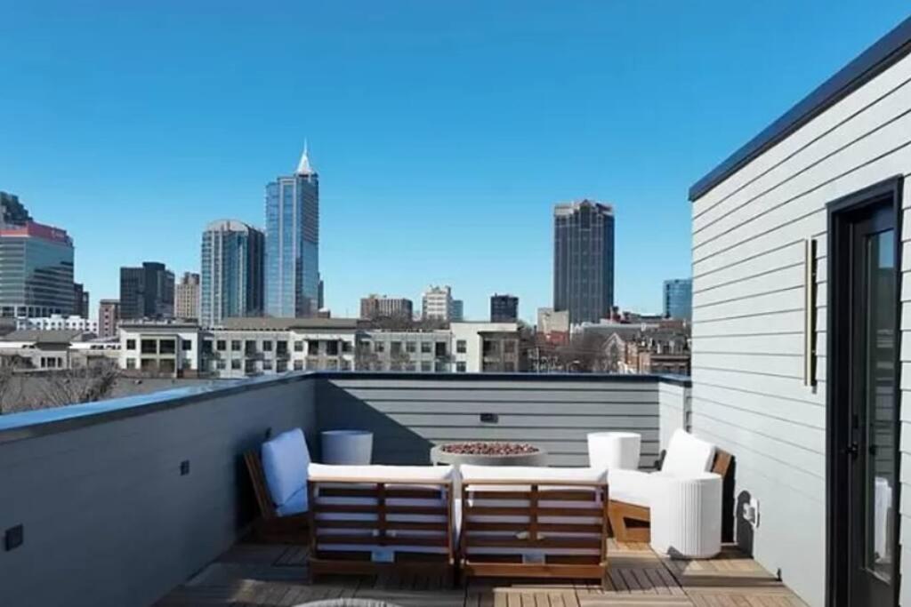 Modern 4br - Heart of Downtown Raleigh - Views!, Raleigh