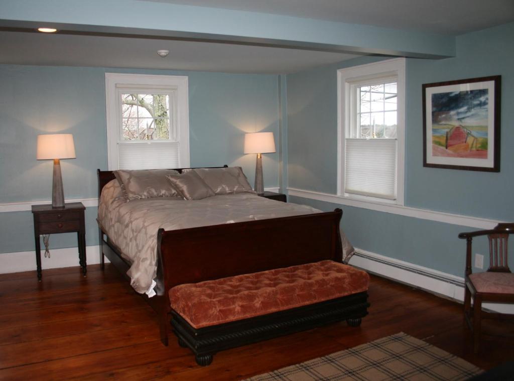 Shea's Riverside Inn & Motel photo
