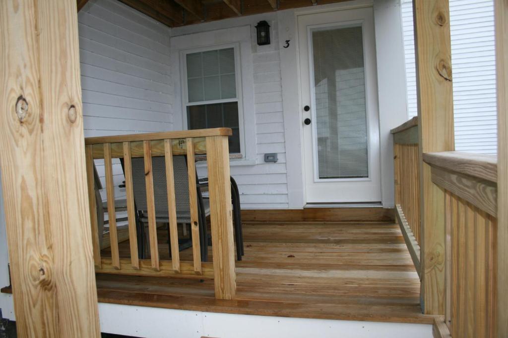 Shea's Riverside Inn & Motel photo
