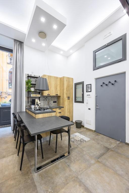 Industrial Apartment 2 Camere 2 Bagni Palazzo Mormando Napoli Centro Storico - 2