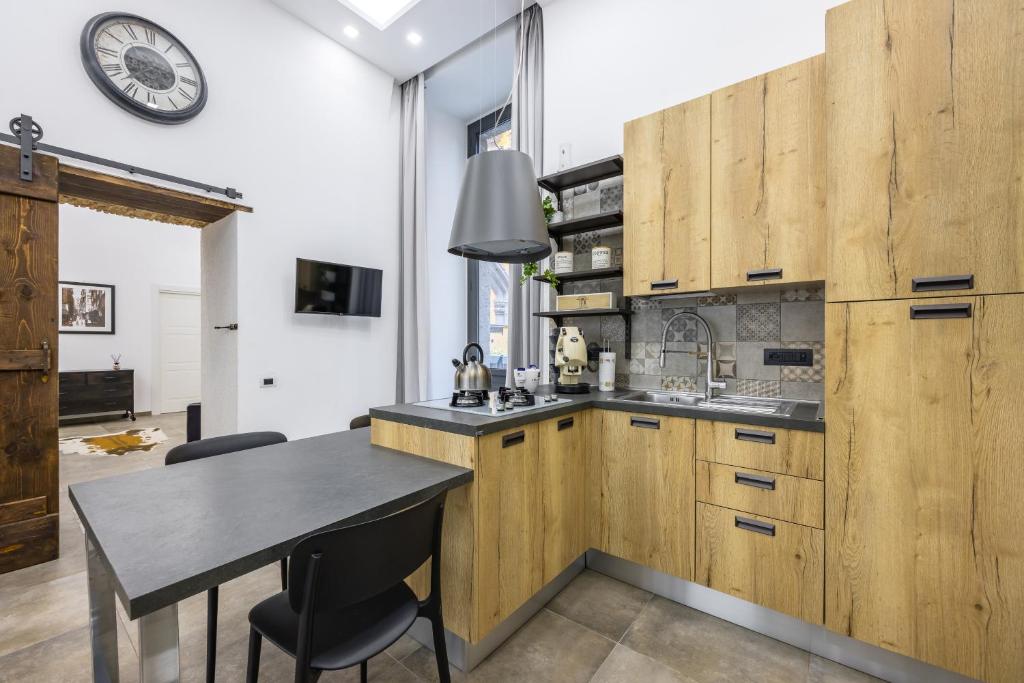 Industrial Apartment 2 Camere 2 Bagni Palazzo Mormando Napoli Centro Storico - 3