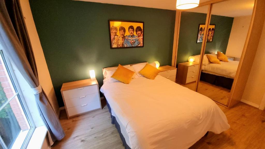 Cosy 2BR Modern Apt with Free Parking, Liverpool