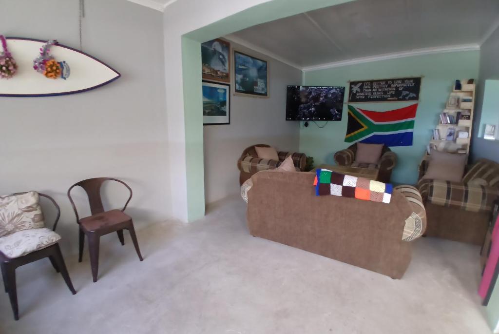 Shared lounge/TV area