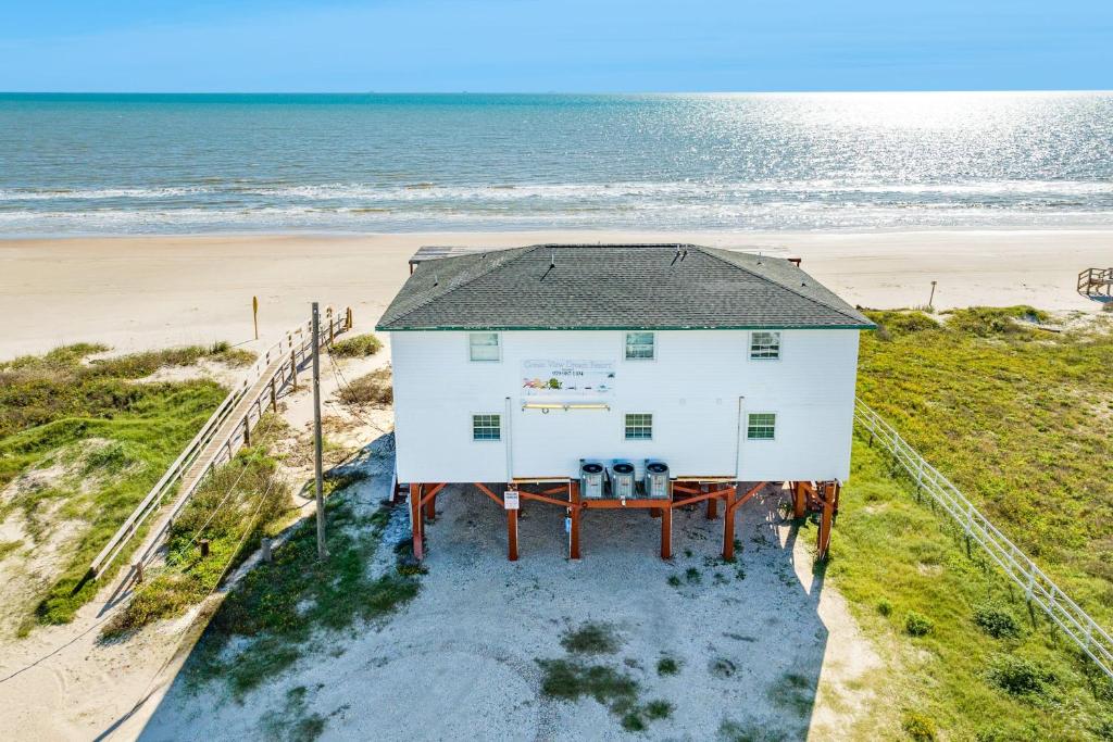 Unobstructed Oceanfront SPECKLED TROUT Unit 5 Beach Pad!, Surfside Beach