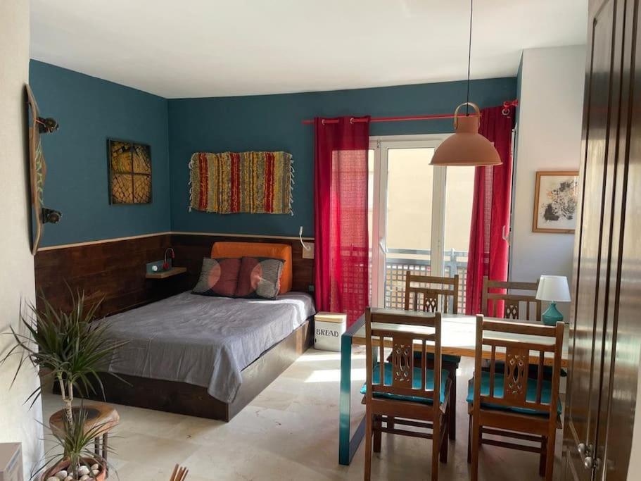 Chic & Practical Studio, 5 min to center & beach, Tarifa