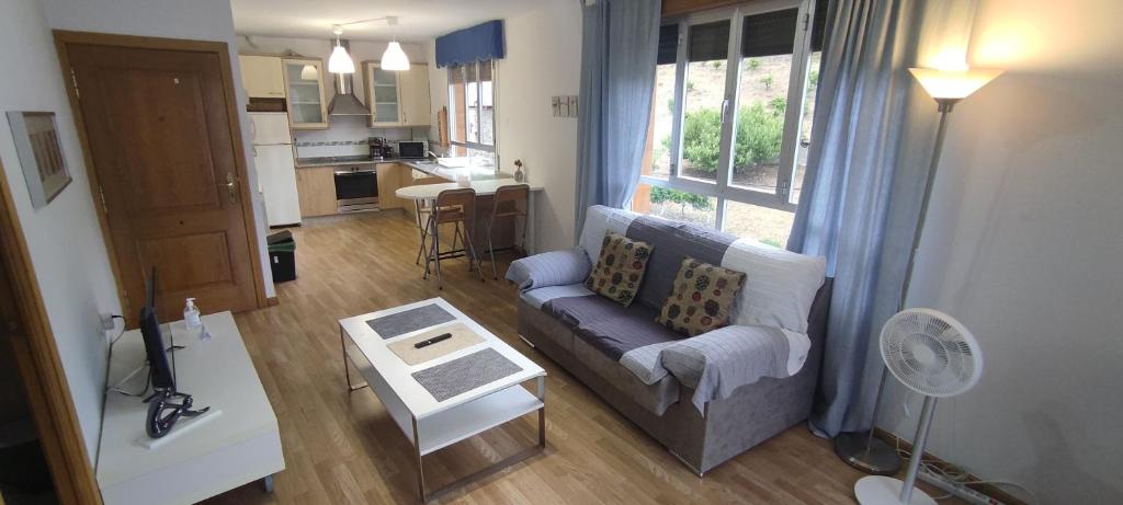 El Cruce 1 y 2, Villafranca del Bierzo