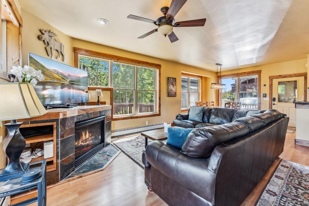 Mountain Escape with Hot Tub Near Ski Resorts and I 70, Silverthorne