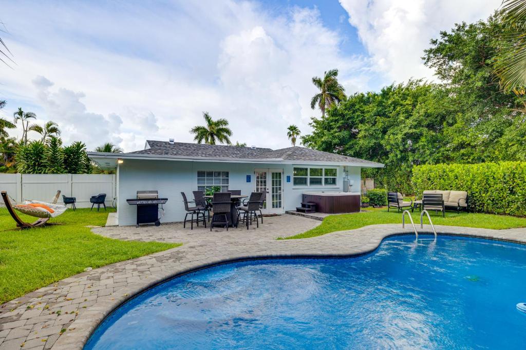 Pet-Friendly Gem with Pool and Yard in West Palm Beach, West Palm Beach