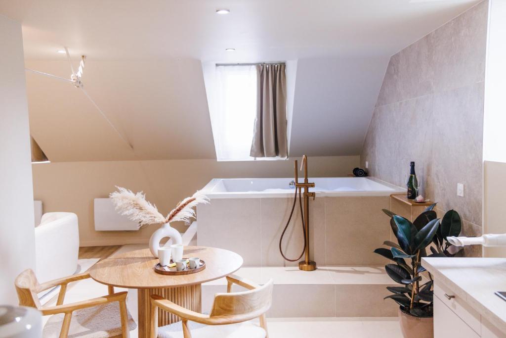 Eden Room - Luxe, Balnéo & Sauna - 2