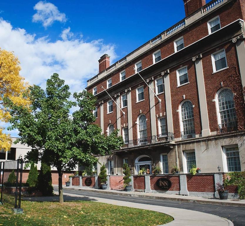 Inn on Broadway, Rochester