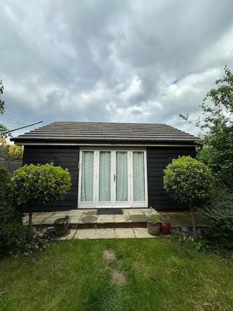 Modern Studio, Chesterton