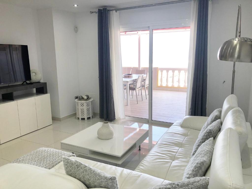 Apartamento con impresionantes vistas y piscina - 3