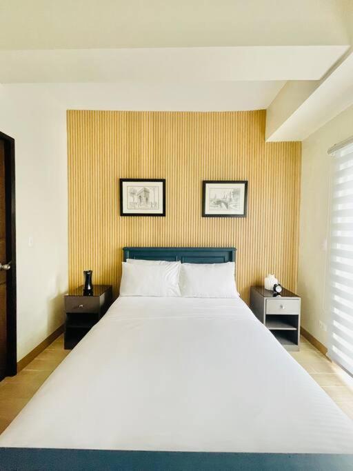 16 Cozy and Spacious Studio, Cari Mayor