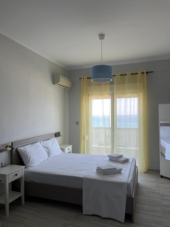 Waves Studios, Perea