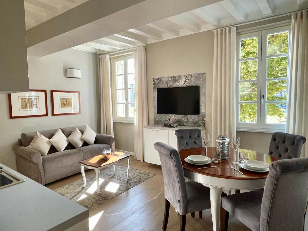 Garibaldi Home, Parma