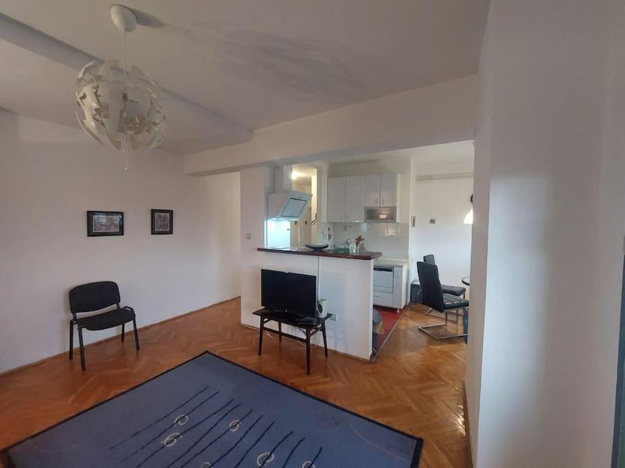 Quiet and comfortable apartment city centre area - 4