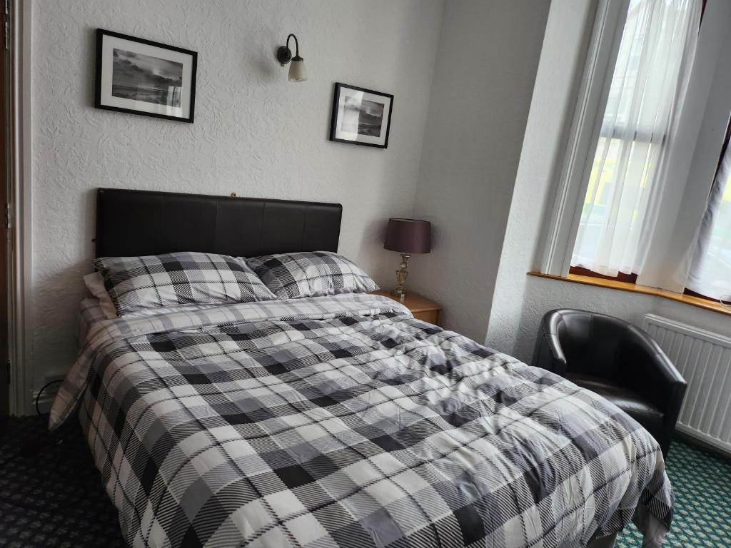 Queens Guest House, Nottingham up to 36 OFF Book Now