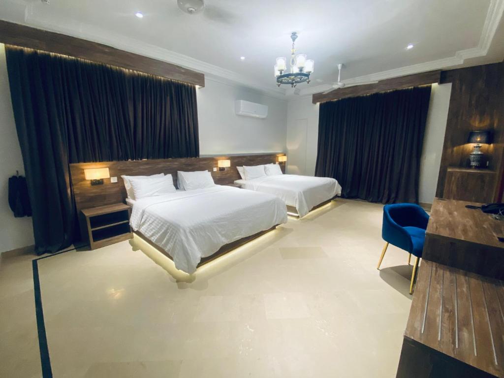 Sunset BnB Creek, Karáčí