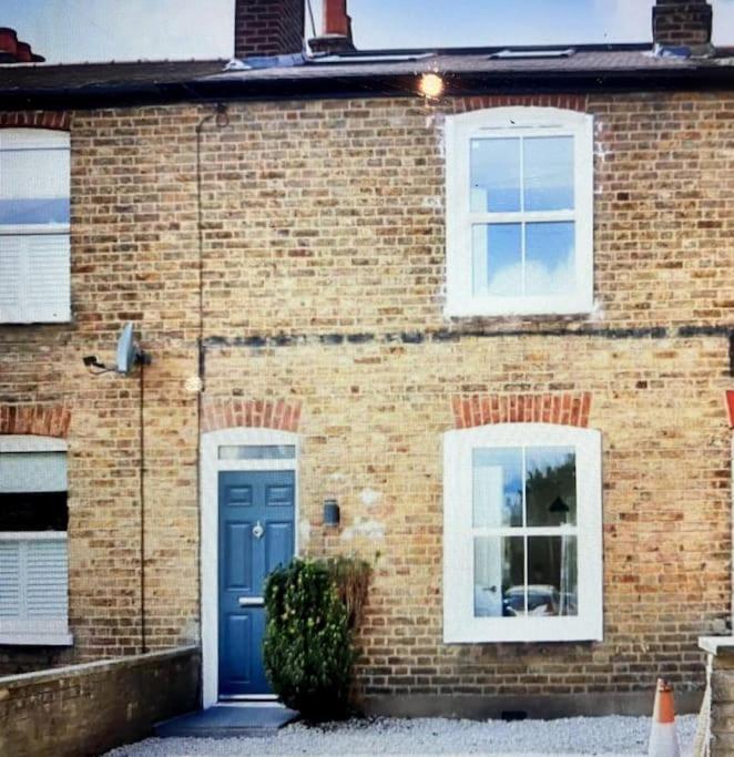 Freshly refurbished, peaceful Victorian house, Worcester Park
