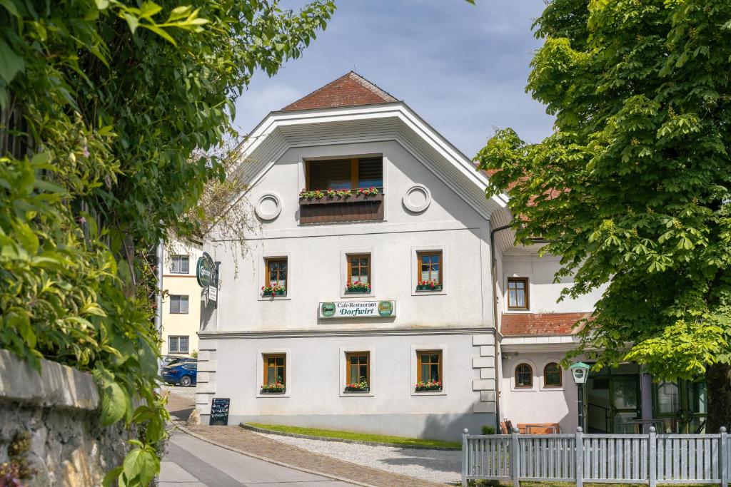Dorfwirt Irschen - 1
