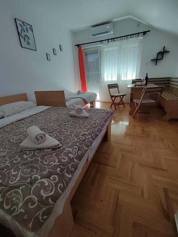 Latinski apartman, Soko Banja