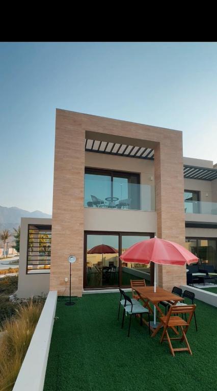 Naseem AlBahar, Maskat